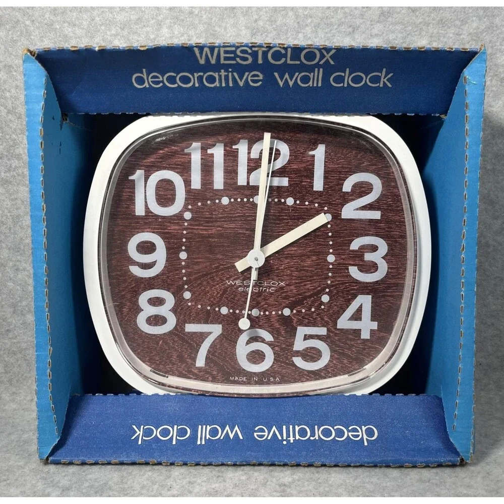 Vintage Westclox Walltone Electric Wall Clock Walnut‎ Woodgrain USA Retro Decor